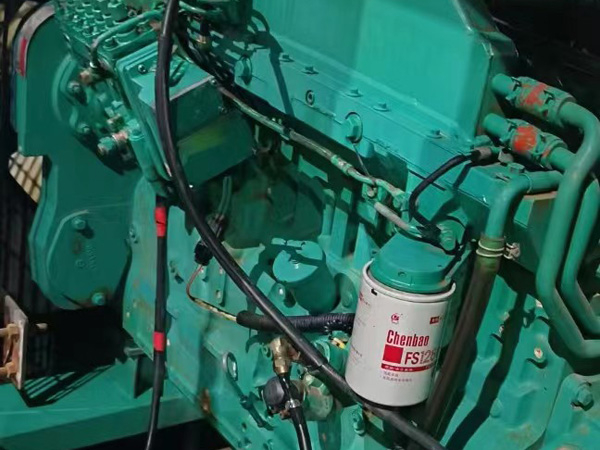 清原如何确定新的发电机组控制系统是否与原系统兼容?